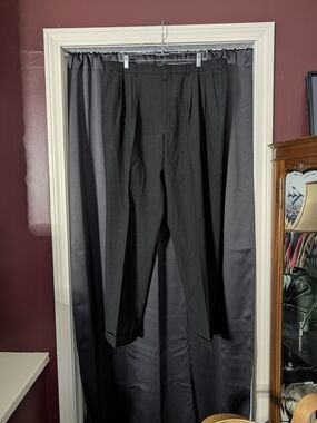 Brooks Brothers Vintage MiUSA Men's Pleated Cuffed Dress Pants in Charcoal 40